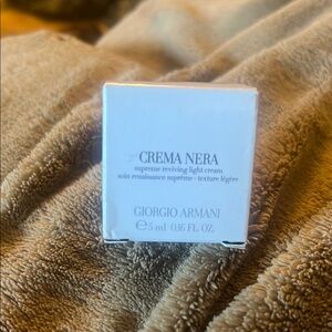 Giorgio Armani Crema Nera Light Cream